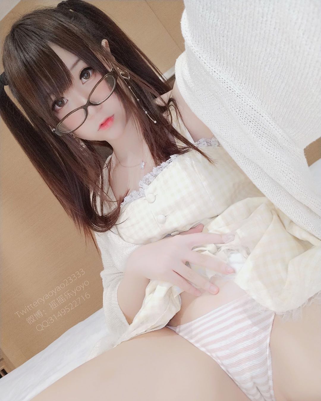 超萌Coser「軟妹搖搖樂」雙腿大開自摸　沒有極限的尺度讓人招架不住