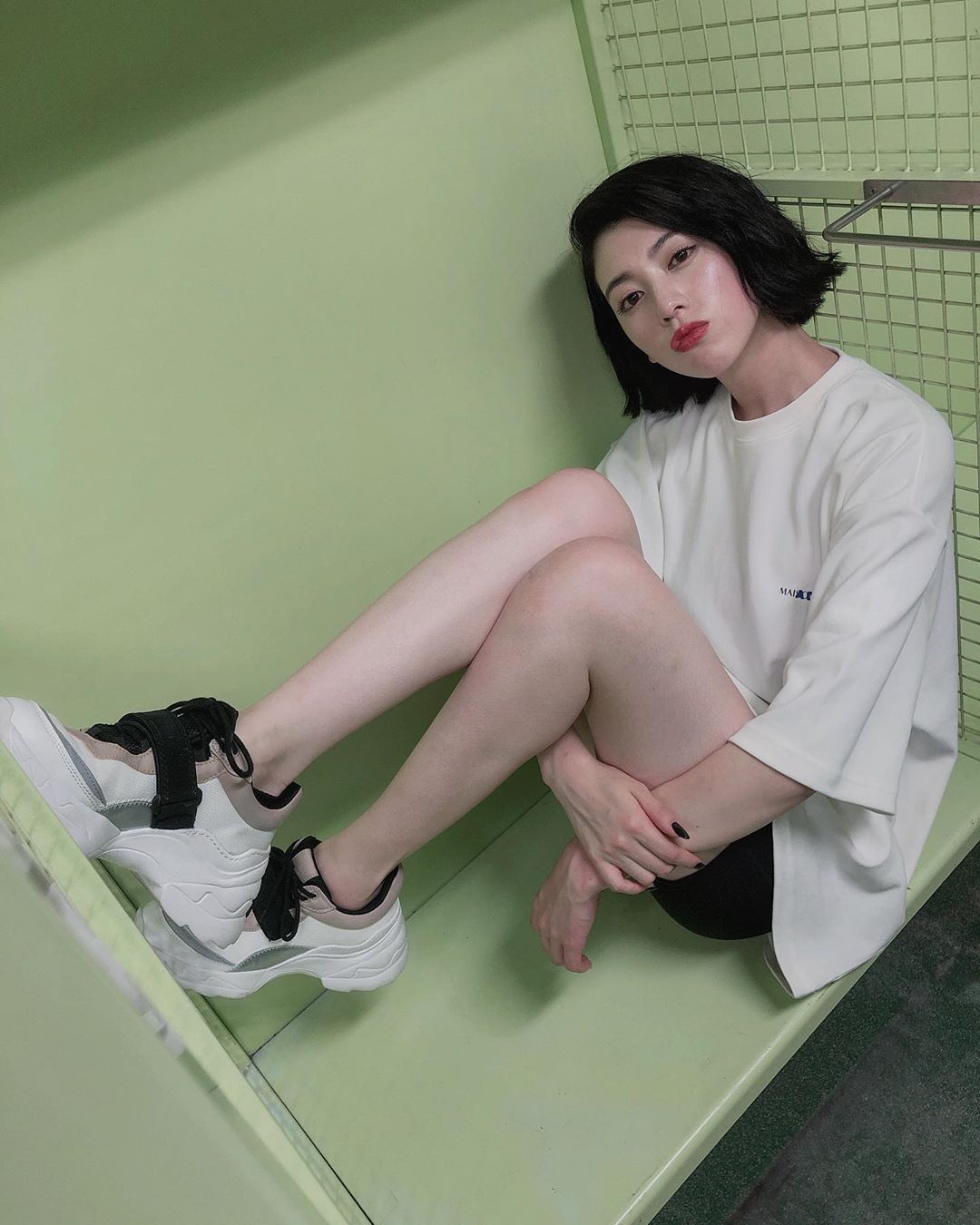 周杰倫《說好不哭》MV女主角身分起底！竟是171公分日本女星「三吉彩花」腿長到不科學啊