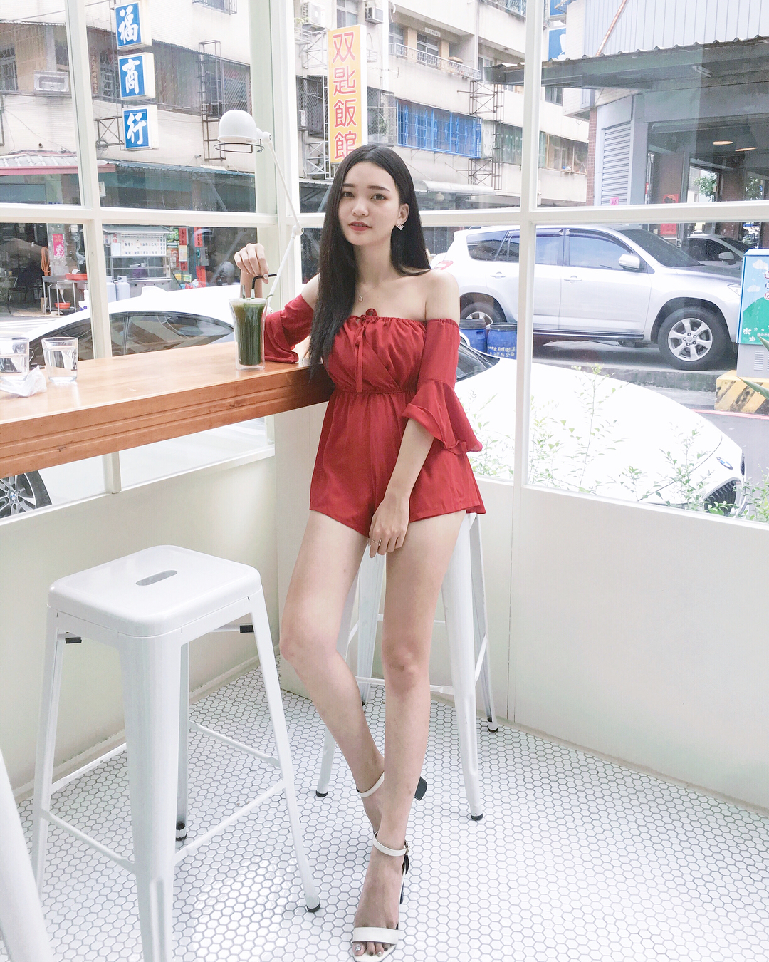 人氣女神 Aspasia  超精緻五官看起來好像芭比娃娃 - 美女圖 -
