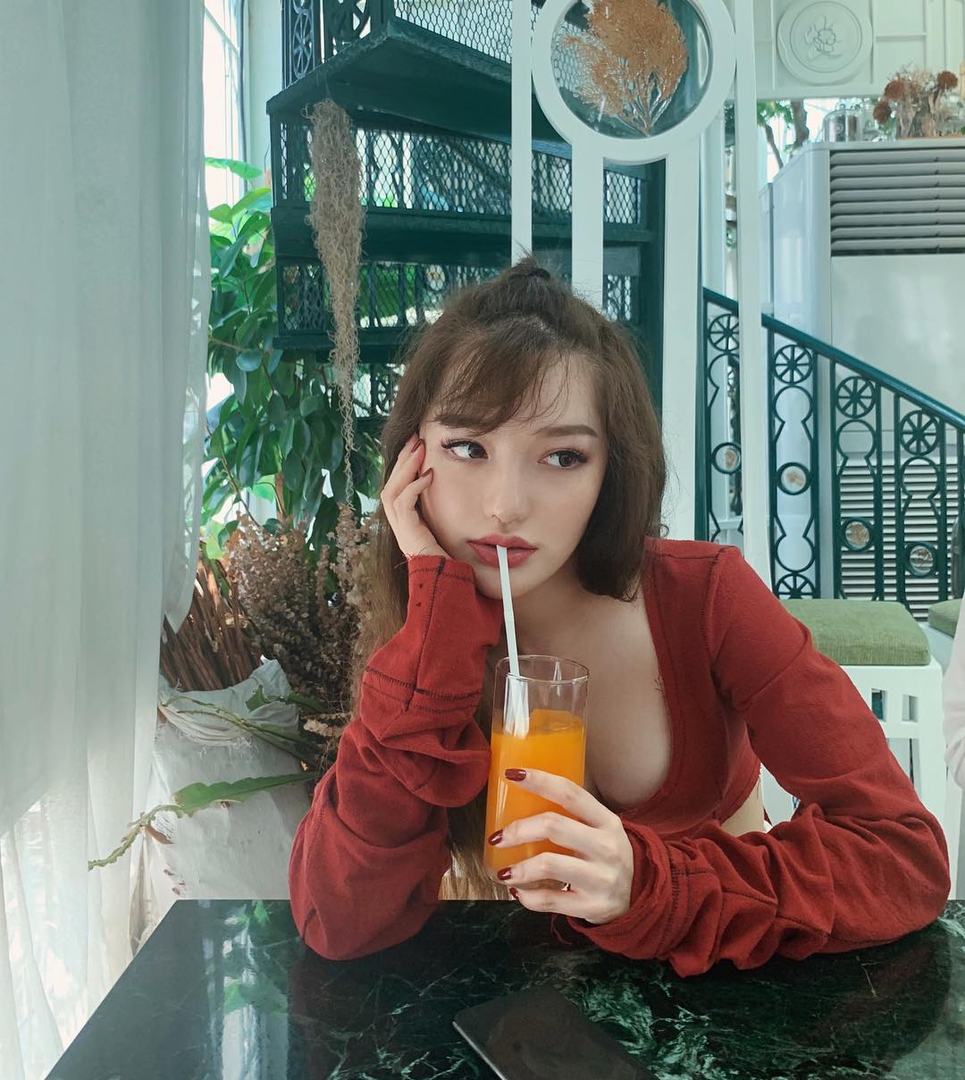 Sabrina Zhang 迷濛的眼神 迷人的身軀~ - 美女圖 -