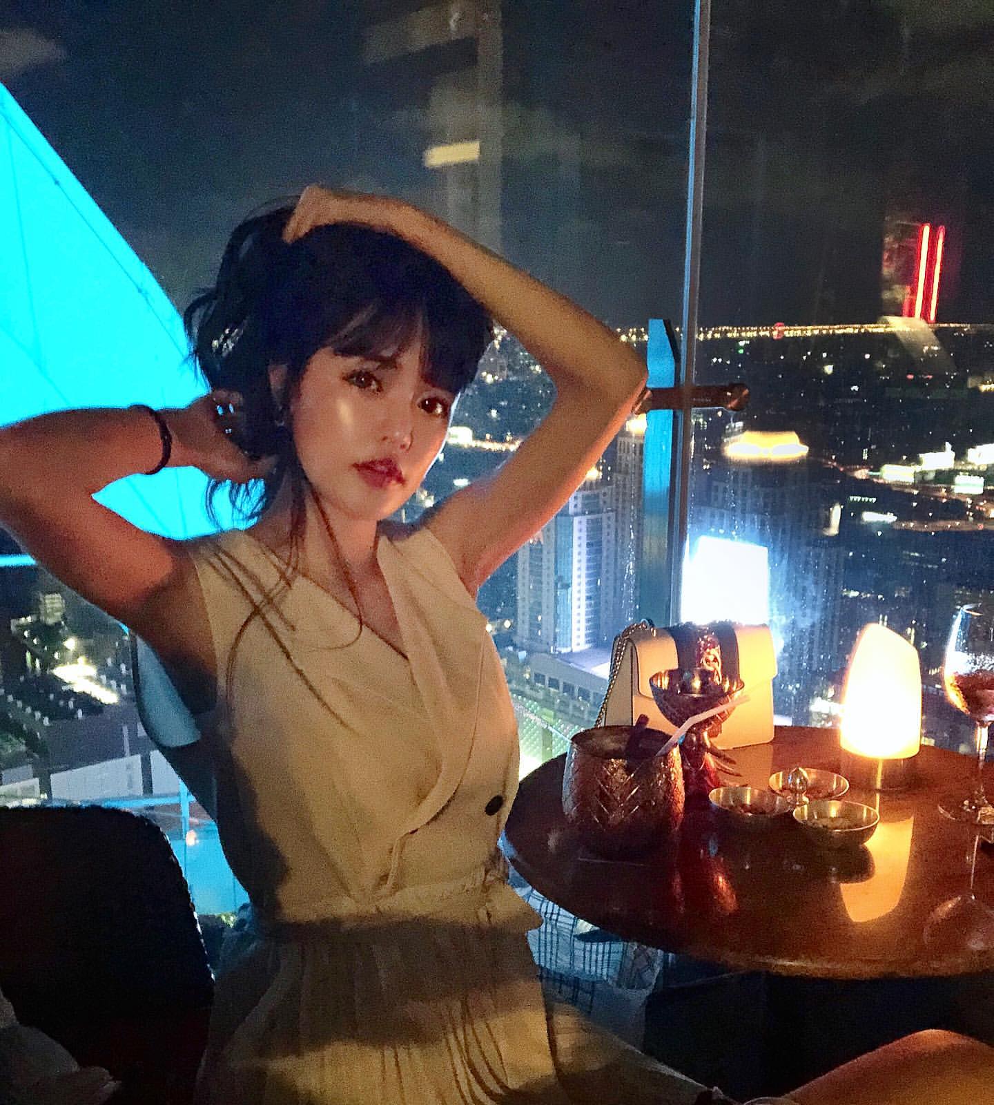 「目光全聚焦車頭燈」加上顏值更好看  Tien 小天 - 美女圖 -