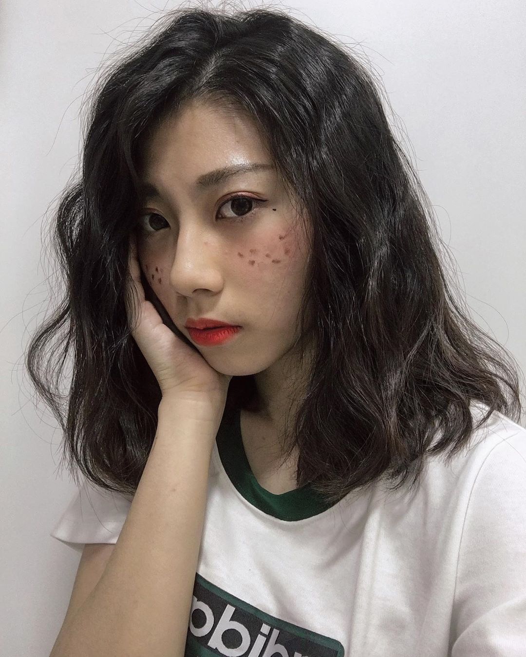 「渾圓豪乳最高級」靈動大眼讓人想好好疼愛  君 - 素人正妹 -