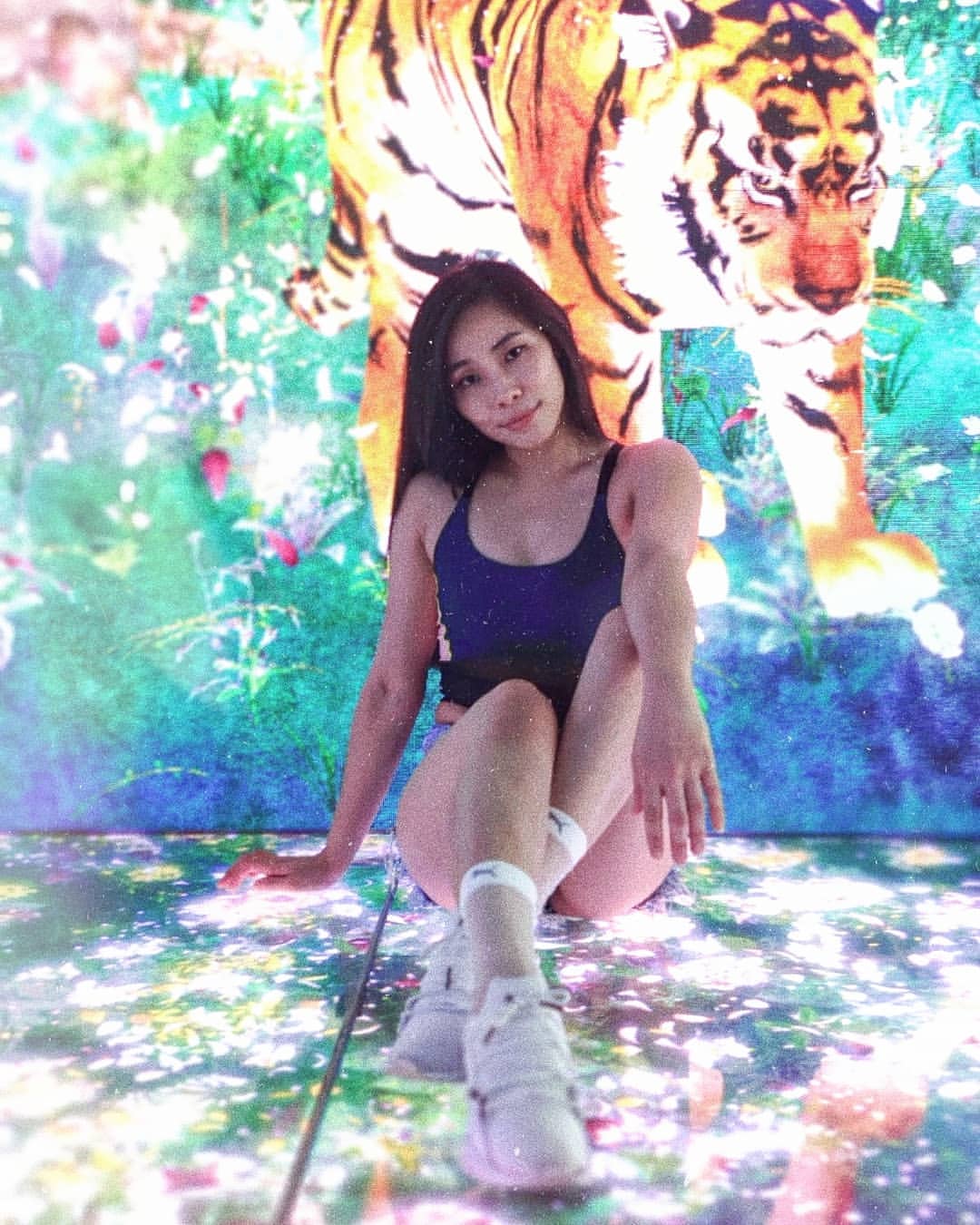 蜜桃臀女神完美曲線好撩人  Queena - 素人正妹 -