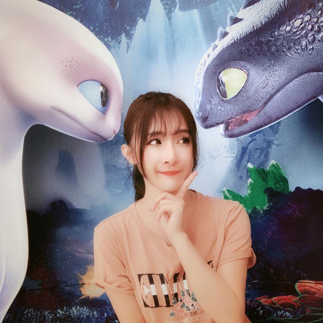 Chelsea漾  精緻到像洋娃娃...再加上魔鬼般身材 - 美女圖 -