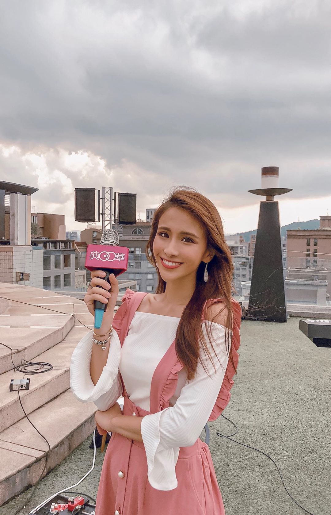 甜美正妹吉海莉秀出白嫩美乳 一不小心就能勾起你深層慾望 - 美女圖 -