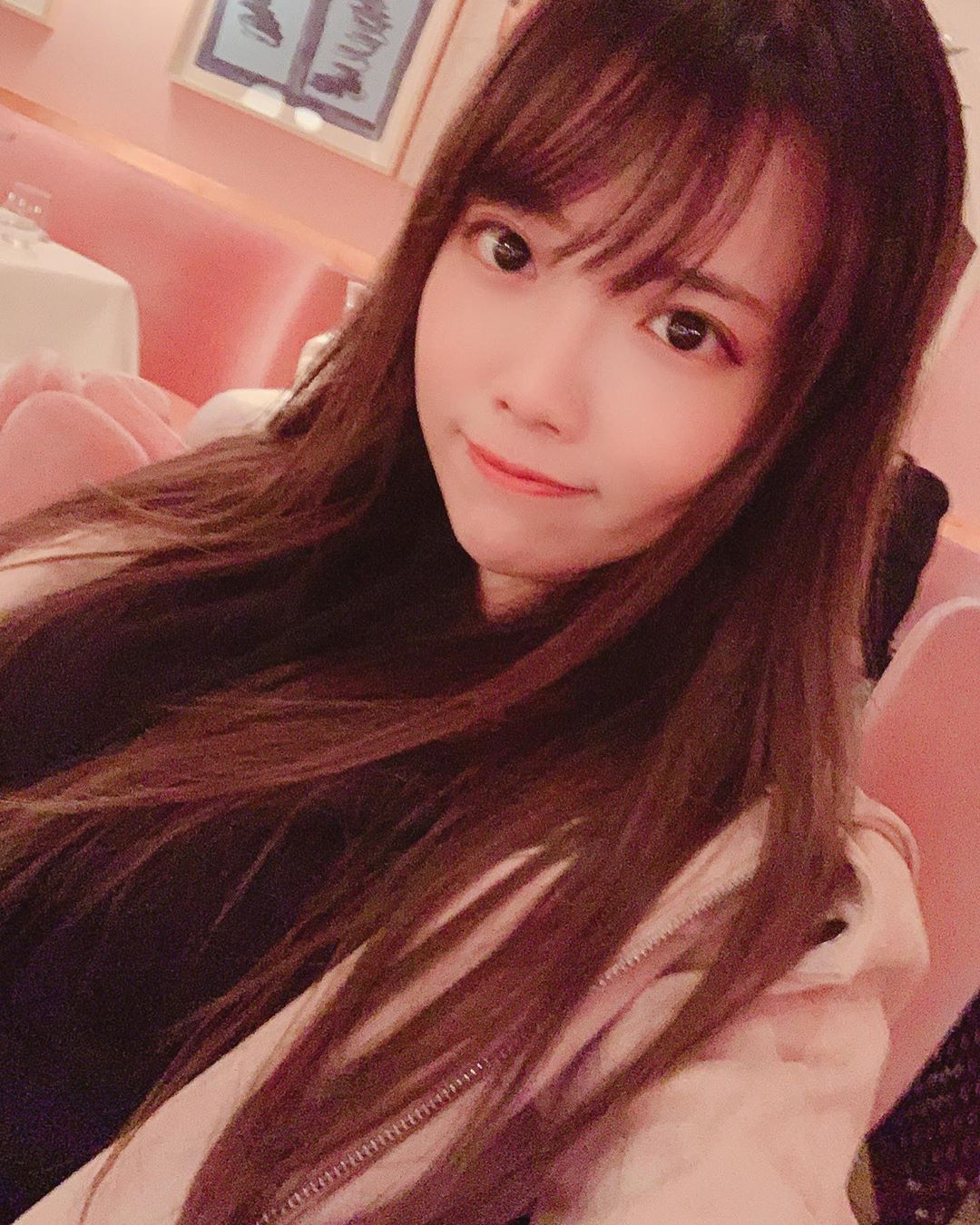 氣質美少女希兒   雪膚性感大解放 網友：陶醉在甜美笑容中！ - 美女圖 -