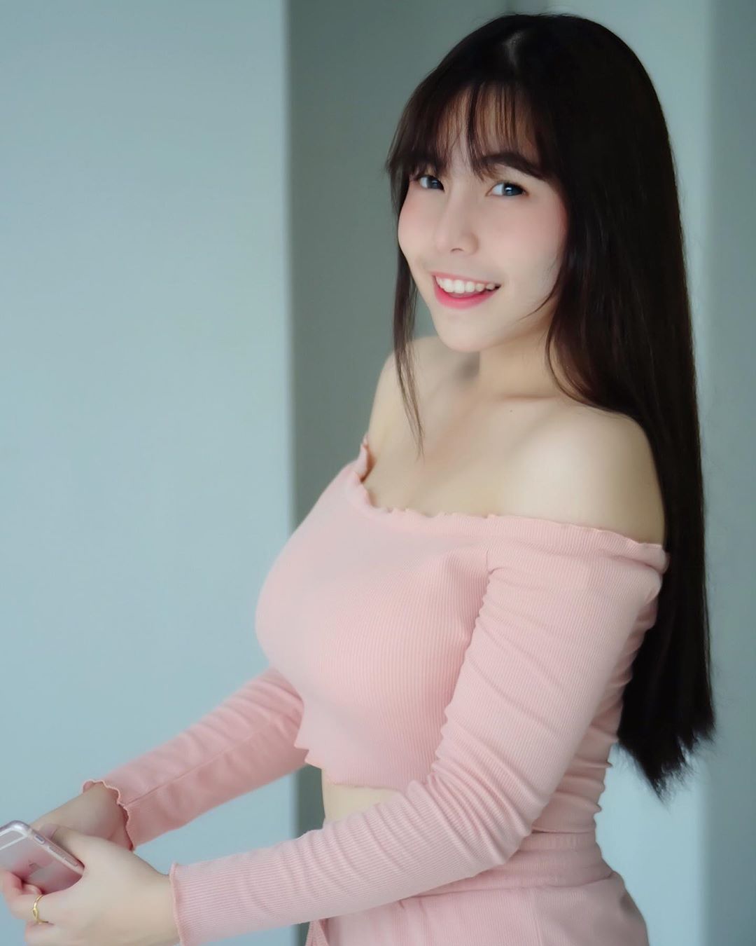甜美氣息好香豔 飽滿白嫩乳一覽無遺夠惹火 - 亞洲美女 -
