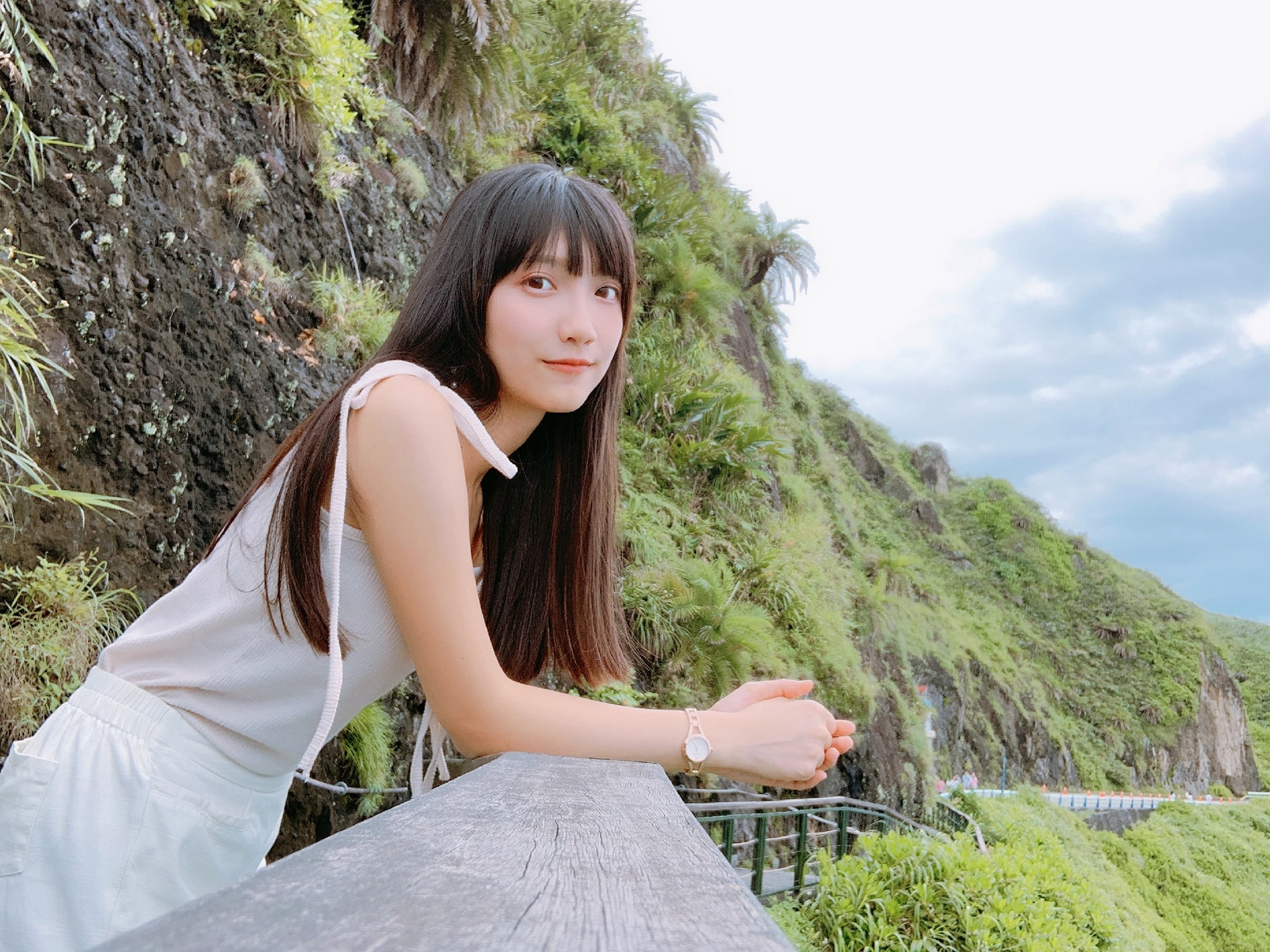 兒童台香草姐姐「李宜軒」萌到破表高顏值　氣質長髮+迷人甜笑爸爸看到也凍未條