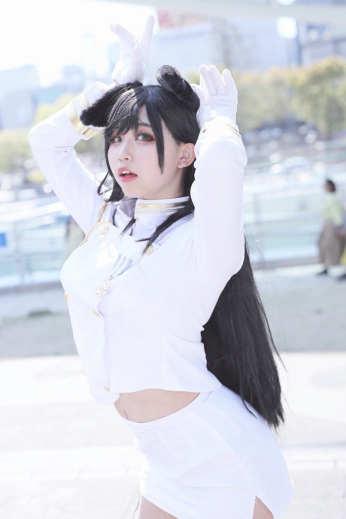 份量十足！混血 Coser「童顏巨乳」的軟嫩棉花糖身材讓人欲罷不能