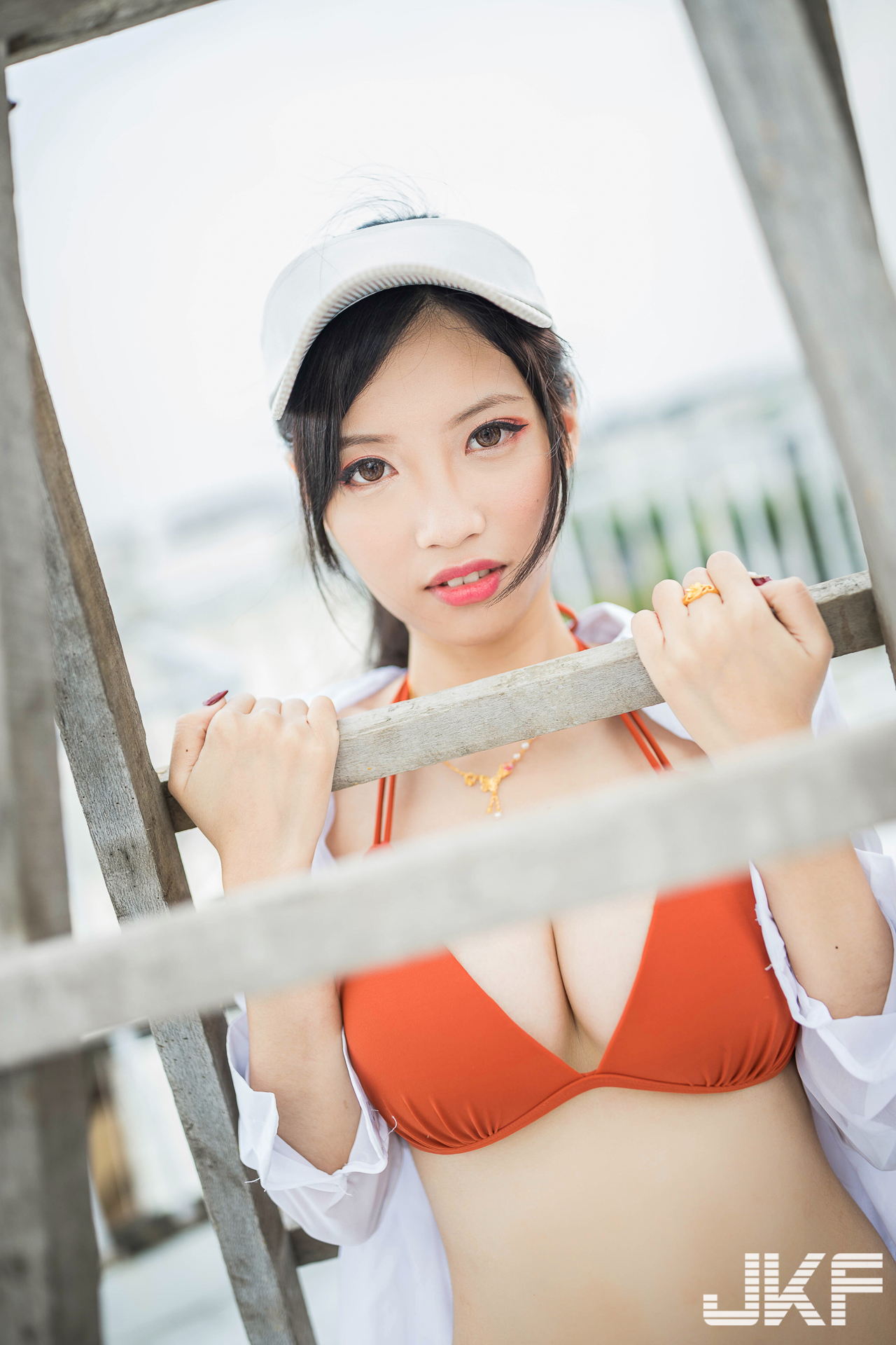 32F渾圓美胸「言言」，大開中路讓我的騎士直衝妳的皇后！