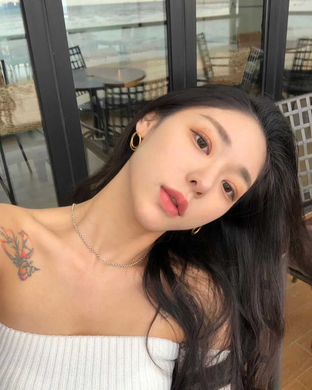 白嫩雪奶彈出來 成熟韓國大姊姊高顏值讓人戀愛 - 亞洲美女 -