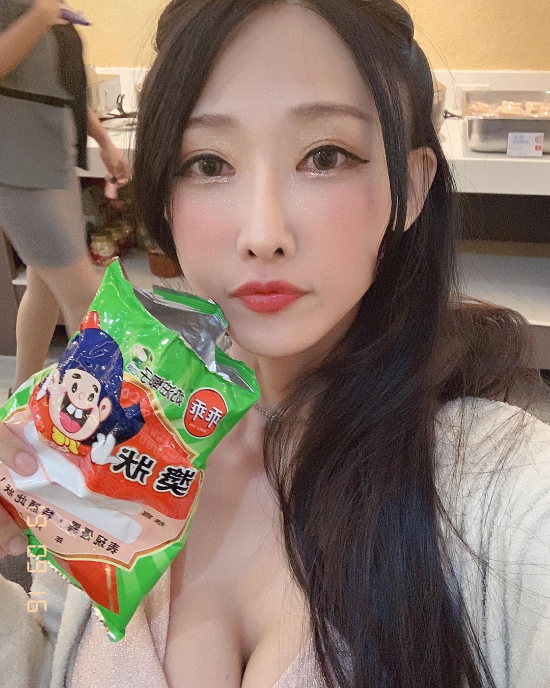蕎蕎  飽滿大肉球超吸睛  眾人驚呆：也太極品！ - 美女圖 -