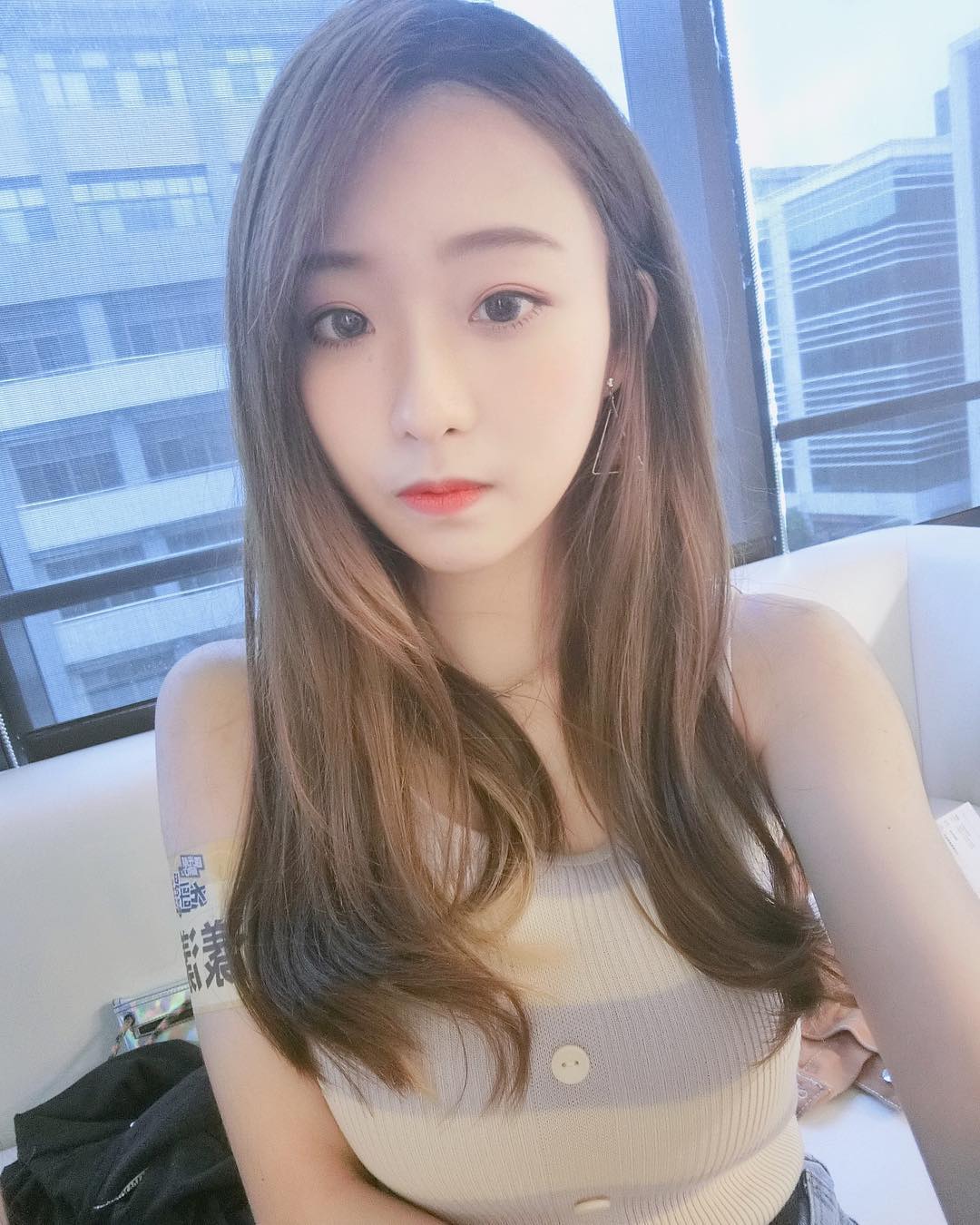 Irene  雪白饅頭大解放......清純模樣超無邪 - 美女圖 -