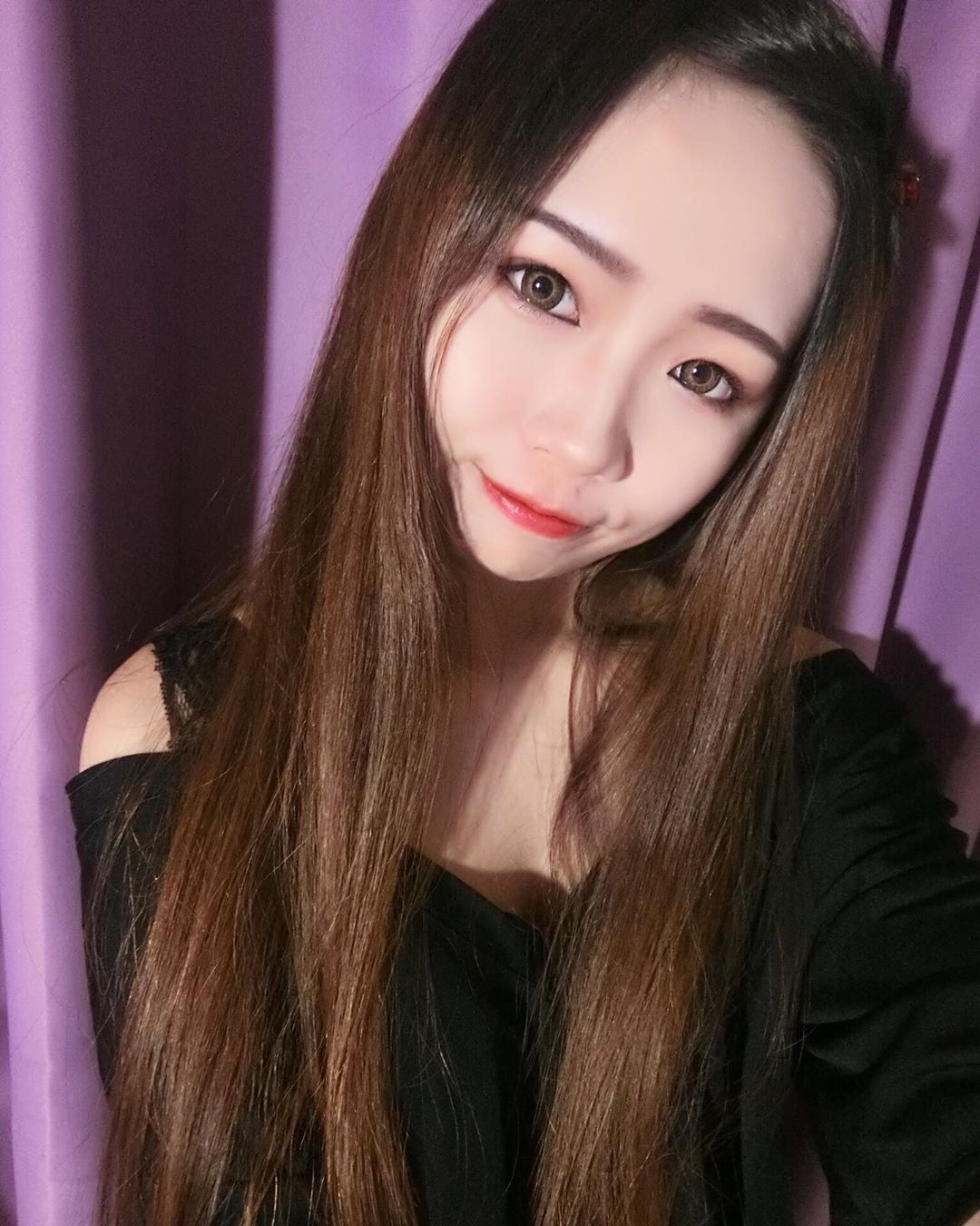 妮妮NiNi  乳量充沛全場充血不敢動  只看一眼都能回味無窮 - 美女圖 -