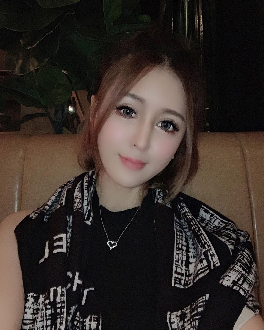 撩人必手鐧！性感女郎「淇淇Jill」精緻五官下的完美頸區，白嫩深鎖骨乘載力真的超強！