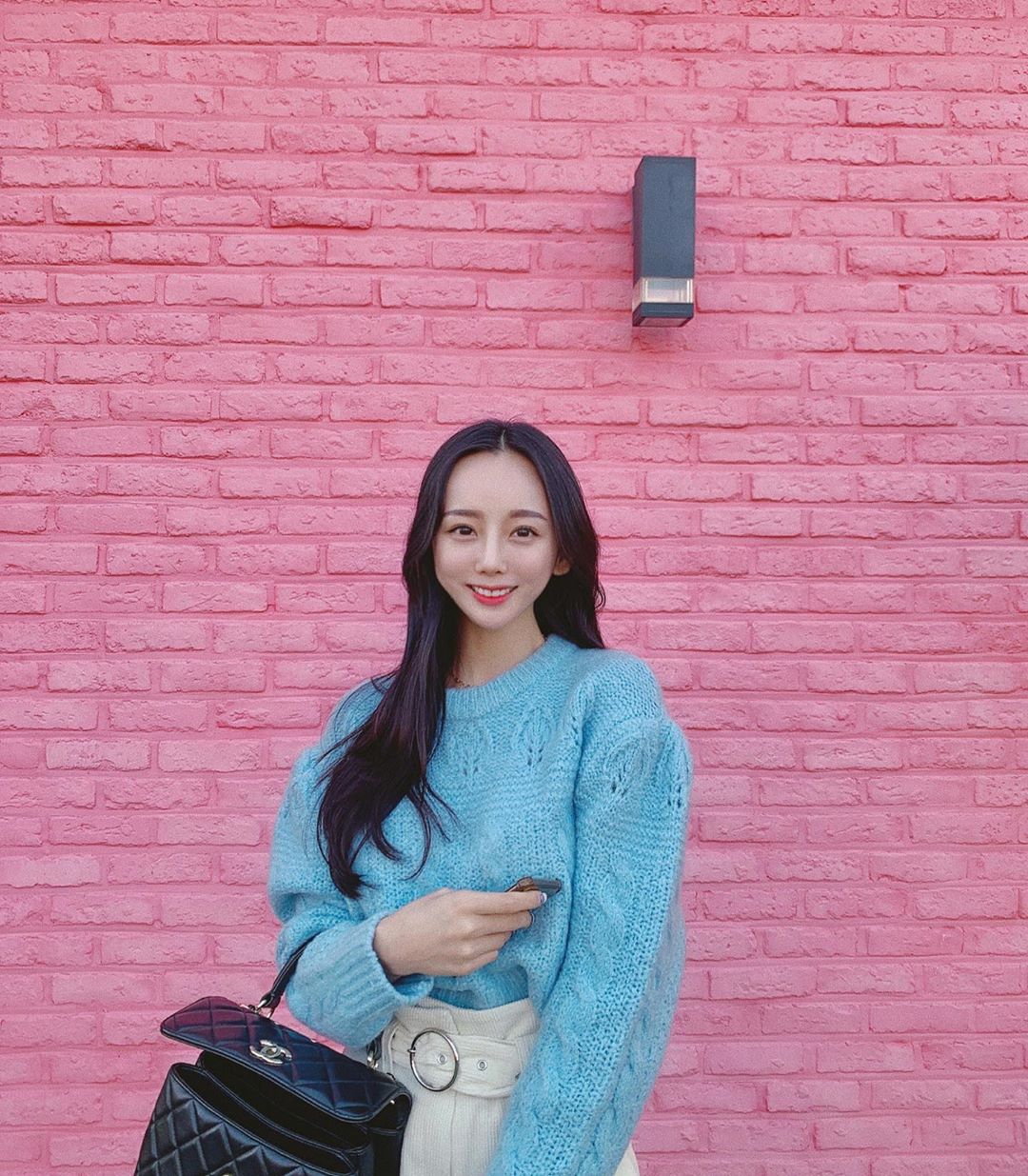 清晰脫俗下藏美乳 天然五官白裡透紅顏值驚人 - 亞洲美女 -