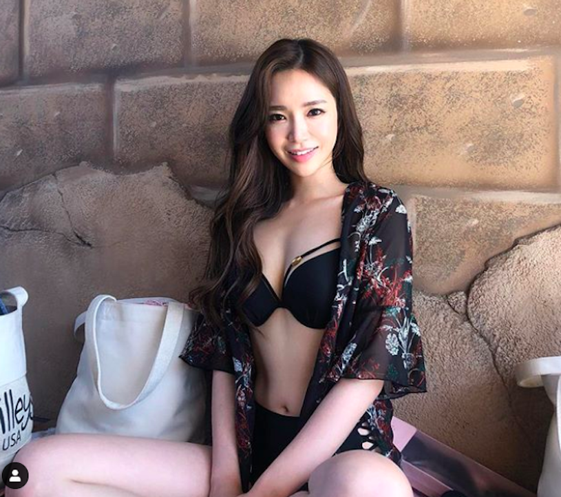 175高氣質正妹「暗藏超兇身材」，穿比基尼展現「火辣比例」！
