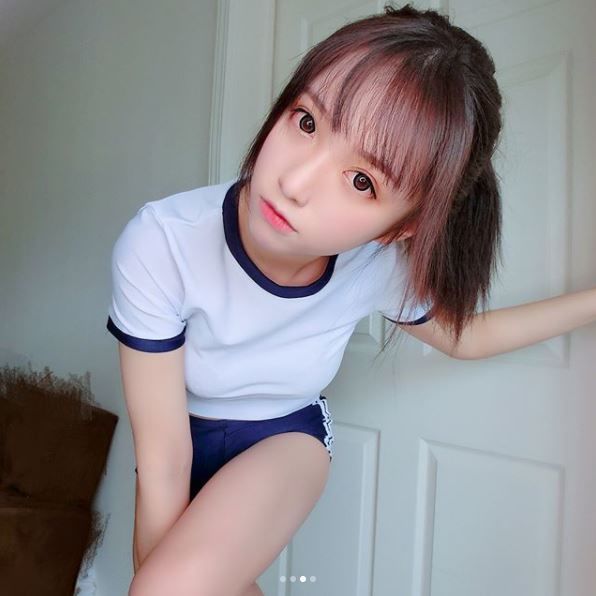 學妹加入體操社...體育服一套上「兩粒渾圓大饅頭」乳房形狀狂洩！嬌喊：學長幫我拉筋！ - 美女圖 -