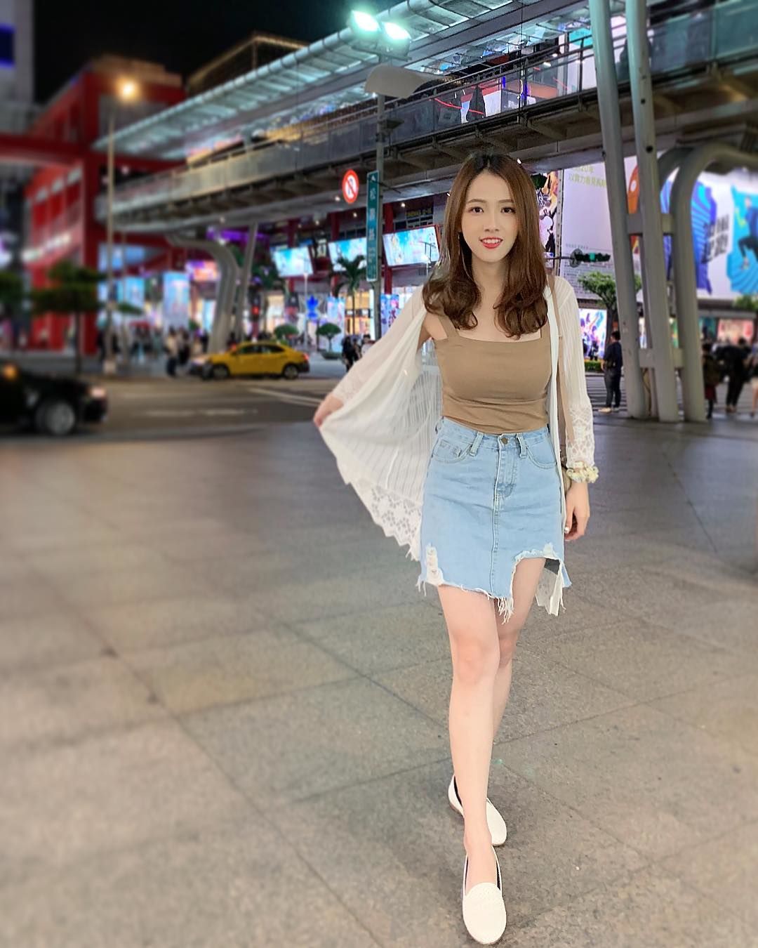 台灣女主播散發滿滿的仙氣！顏值宛若天使「看一眼秒戀愛」還有極品の完美身材：上火了 - 美女圖 -