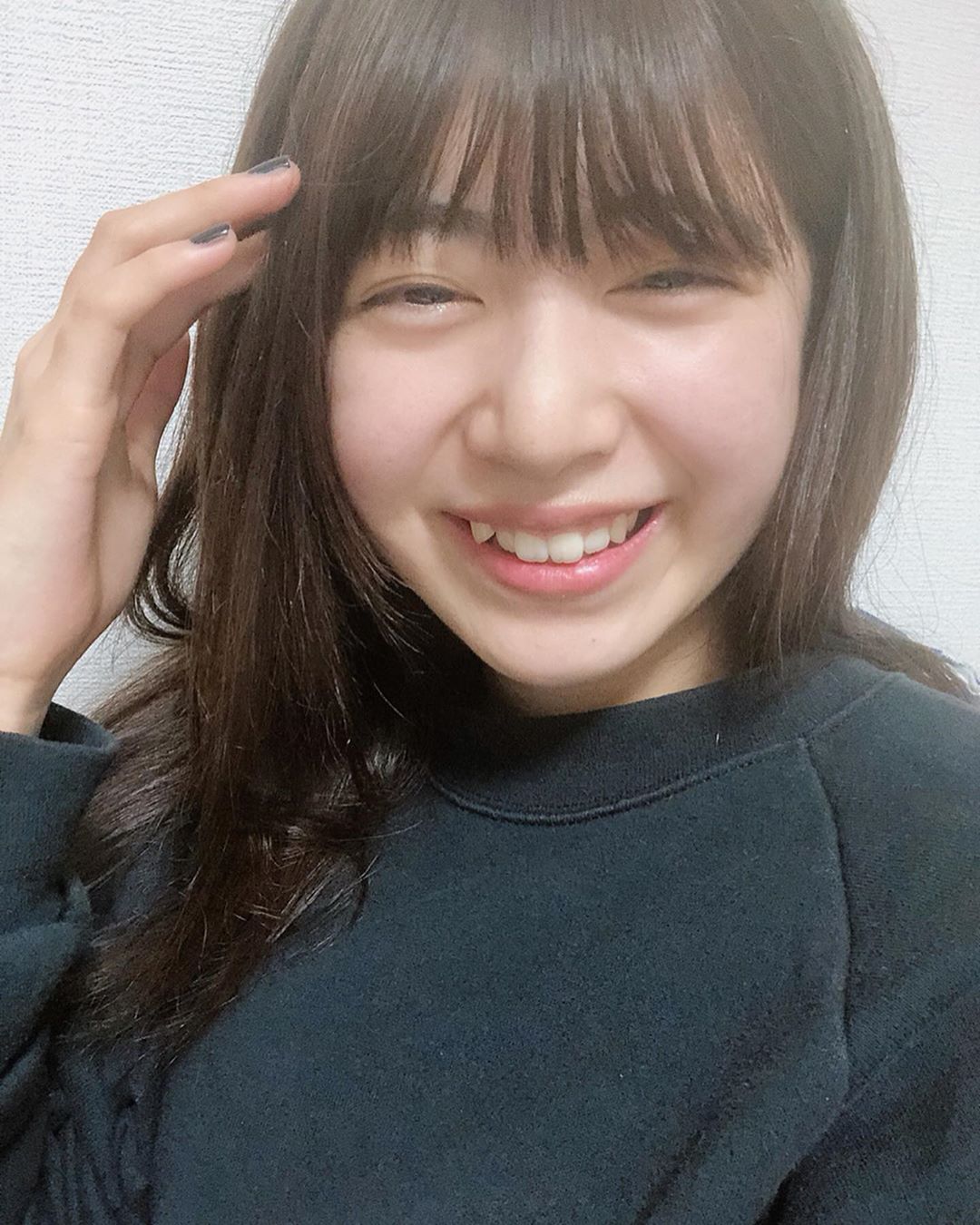 全日本最可愛女高中生「吉田莉櫻」如水一般清澈透明感　露齒「虎牙甜笑」整個太犯規