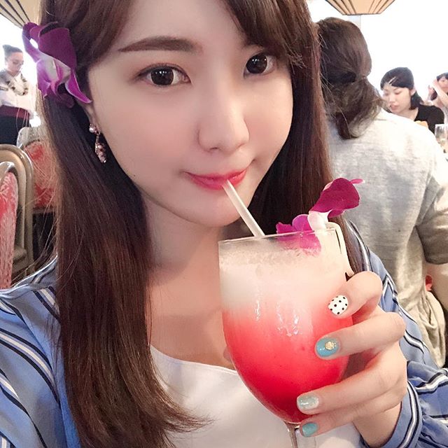 極品氣質主播Phoebe Yu 虞承璇  一開口被電暈！ - 美女圖 -