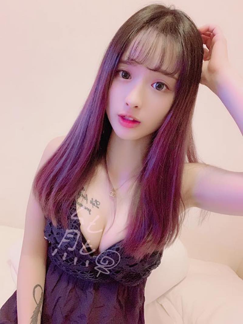 今年18歲！粉嫩美少女「全糖熊熊」還是高中生，清純校服下發育完全！