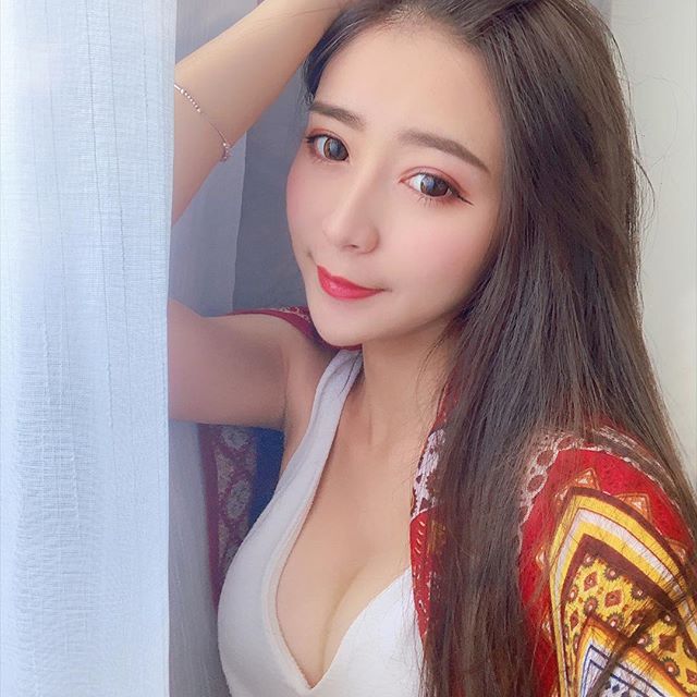 晴晴  純淨神顏值「一笑勾走你的魂」眾人全戀愛 - 美女圖 -