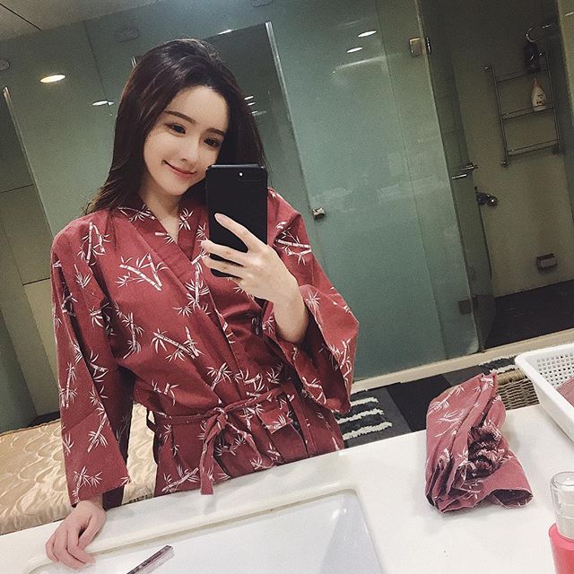 彤彤Tongliu  視線移不開...IG美照齊發  網友：必須跪著看 - 美女圖 -