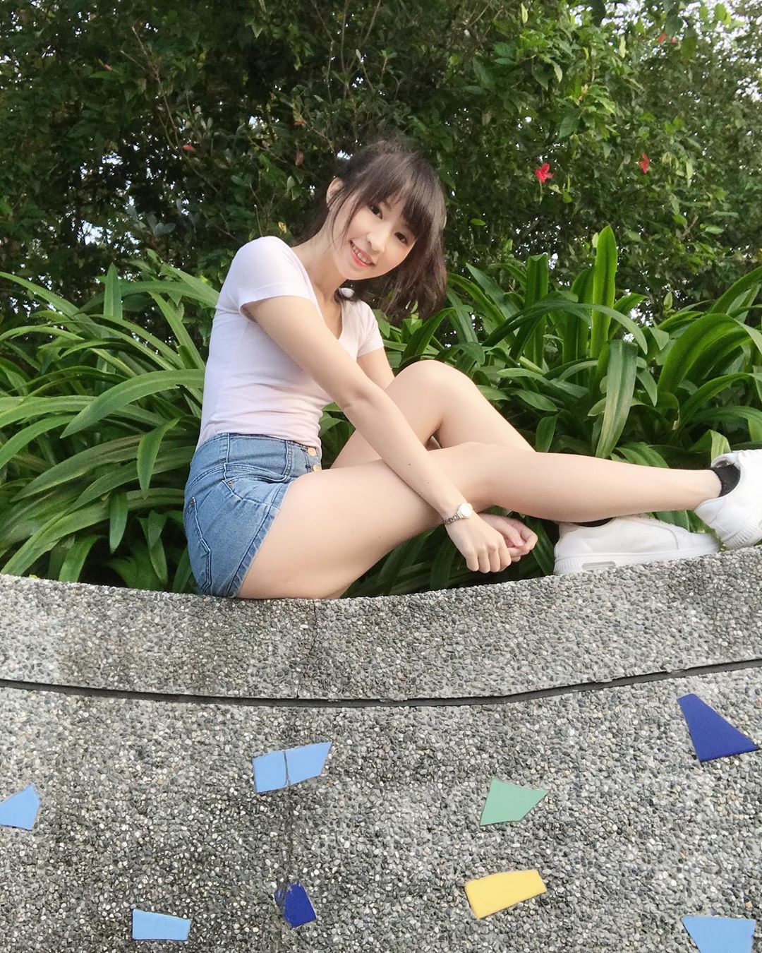 玥玥  腿長不能只靠拍照的角度 - 美女圖 -
