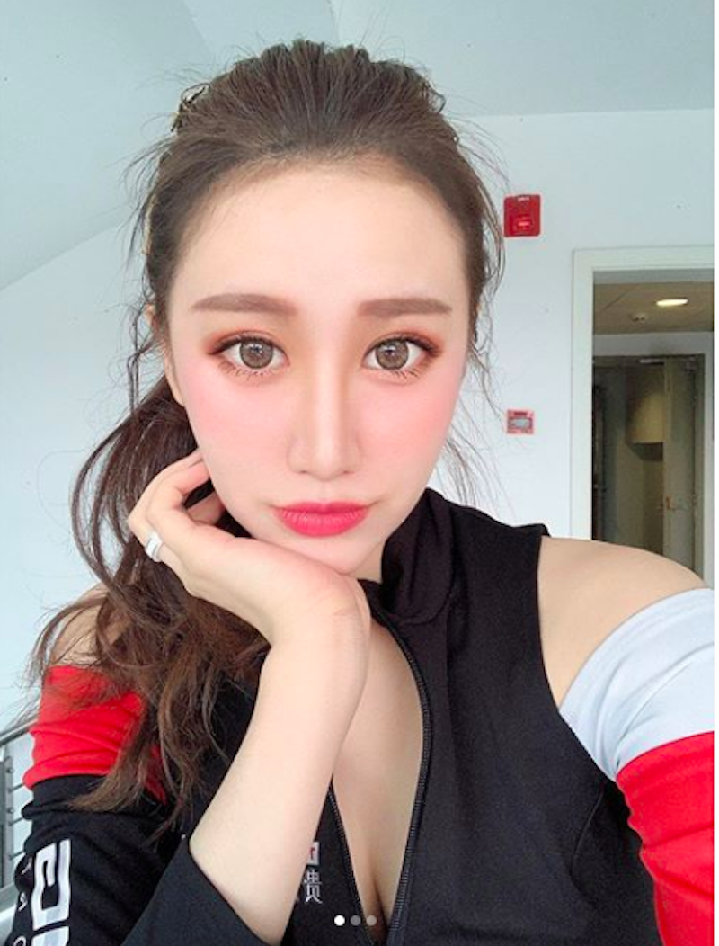 性感荷官在線發牌～美胸兔女郎「孔祥懷」火辣發牌，讓人為了她想賭一把大的！