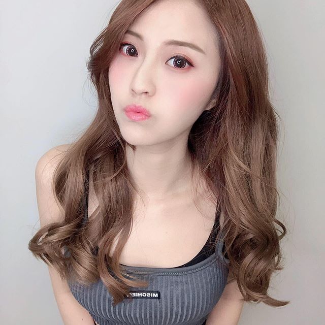 Mimi 咪咪  祭出爆乳畫面看了都好有味道啊！ - 美女圖 -