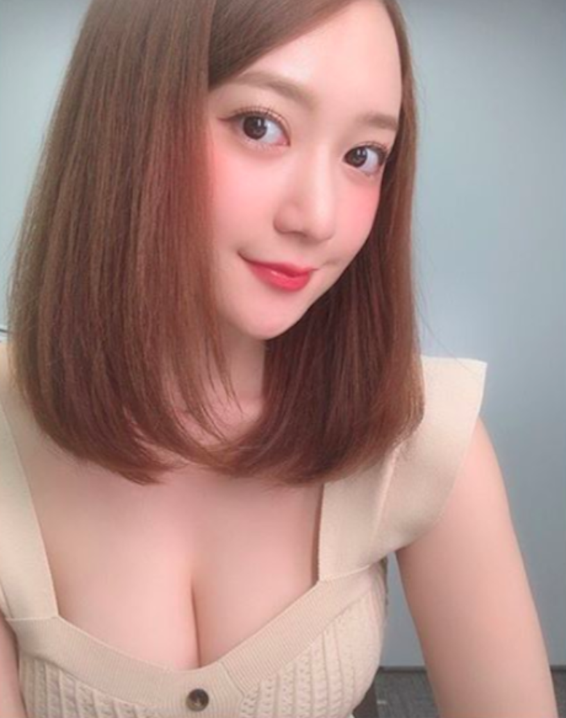 火辣G奶寫真正妹「葉月ゆめ」，白嫩美乳下水後更養眼了！