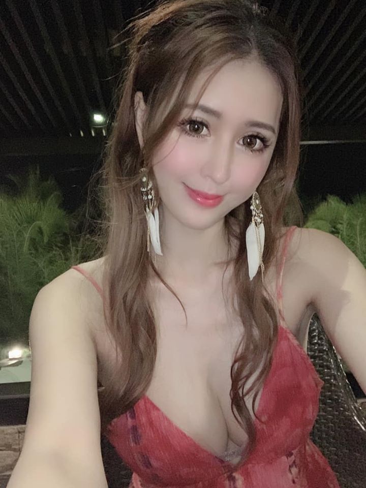 姐會讓你流鼻血！「王芷淇」白皙美膚熱辣長輩現形，這不噴鼻血說不過去！