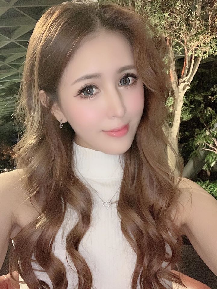 姐會讓你流鼻血！「王芷淇」白皙美膚熱辣長輩現形，這不噴鼻血說不過去！