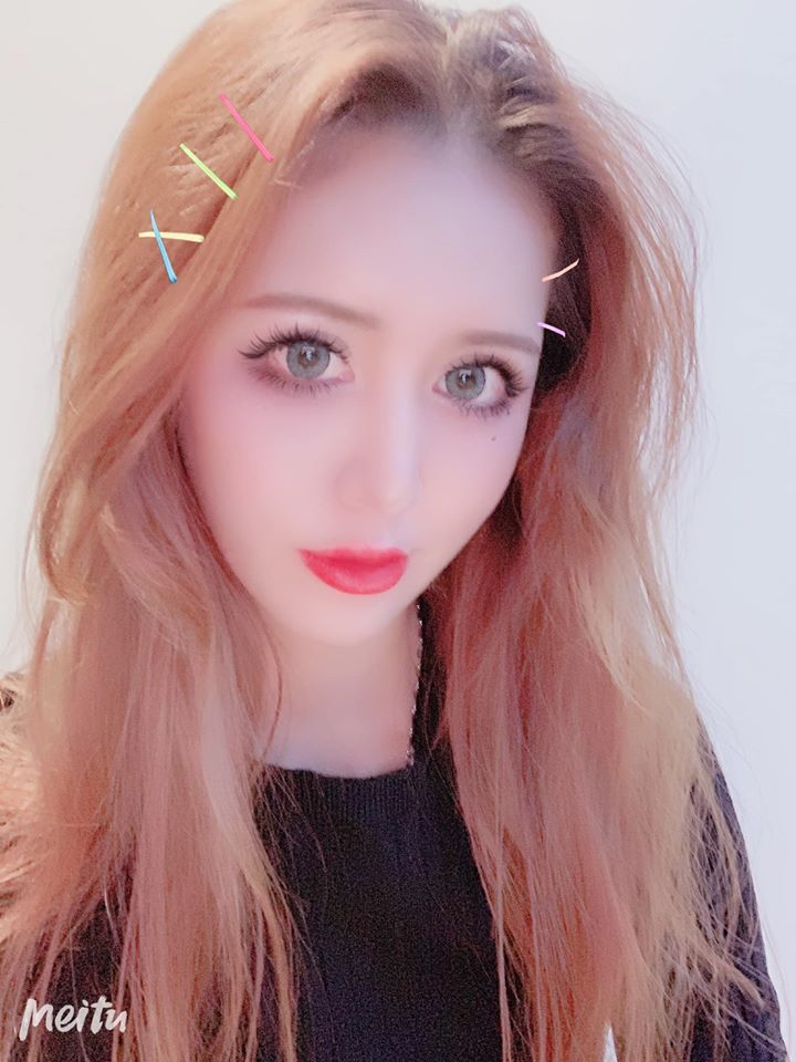 姐會讓你流鼻血！「王芷淇」白皙美膚熱辣長輩現形，這不噴鼻血說不過去！