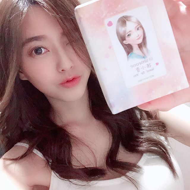張小壹 核彈級八字乳大秀一波.......辣度破表 - 美女圖 -