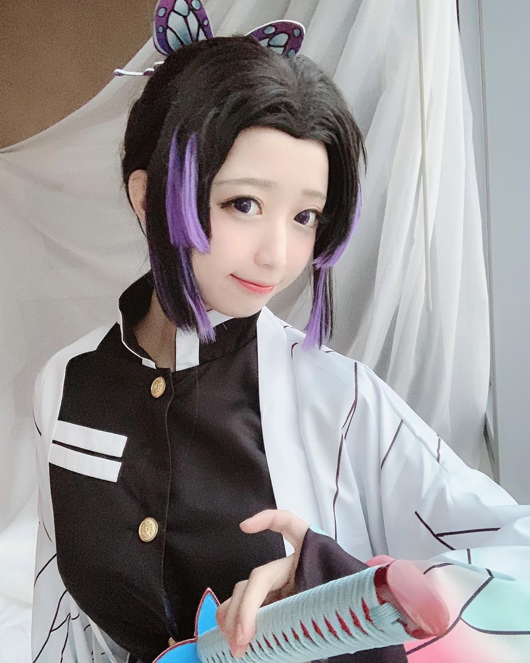 童顏巨乳經典款！超萌Coser「Yumi」獻出紫色蕾絲新睡衣，爆出白嫩雪乳讓男人搶著共眠！