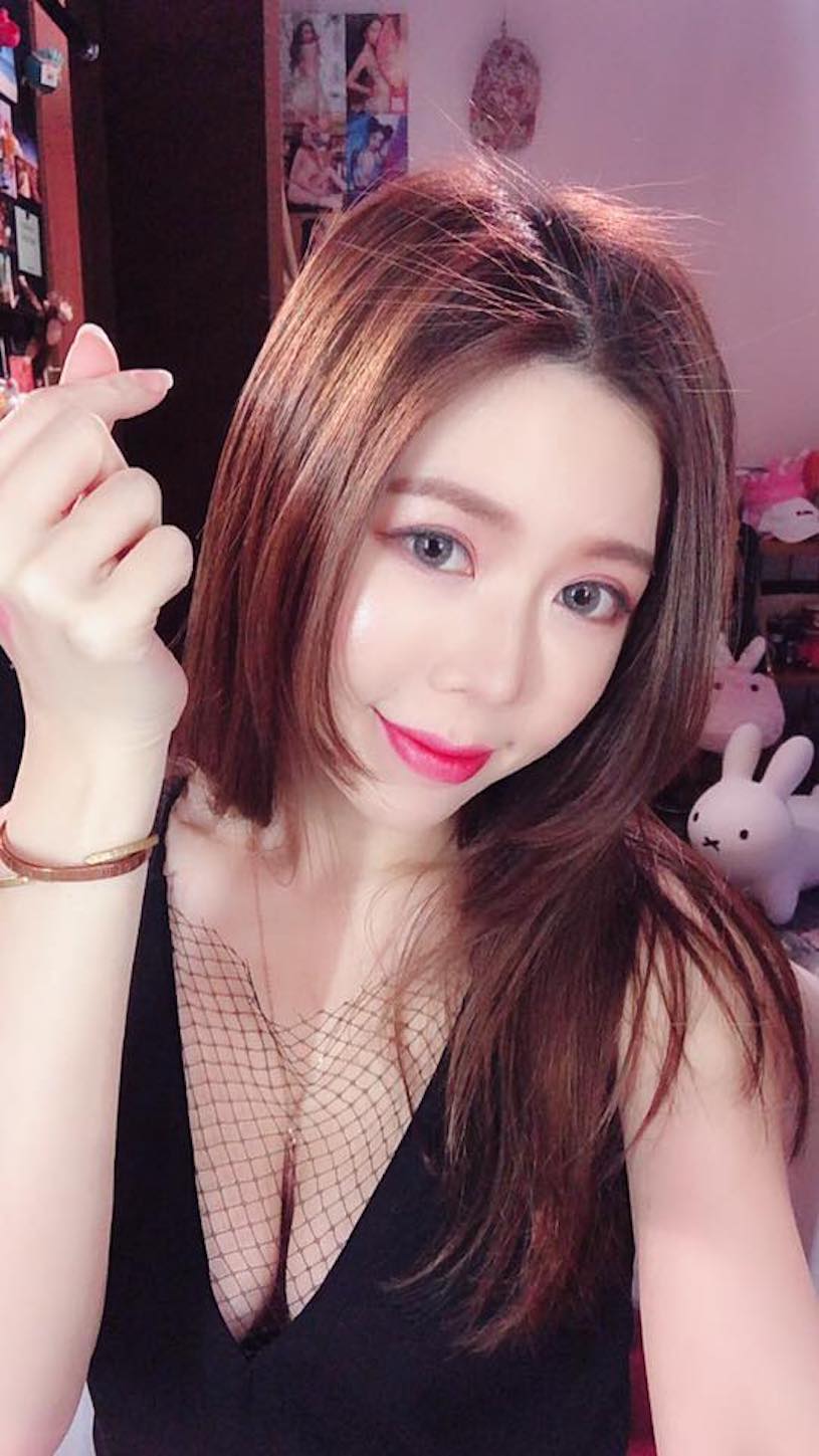 正妹「紗那醬」比基尼辣照好兇，「渾圓乳量」太洶湧！