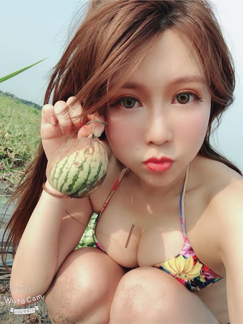 正妹「紗那醬」比基尼辣照好兇，「渾圓乳量」太洶湧！