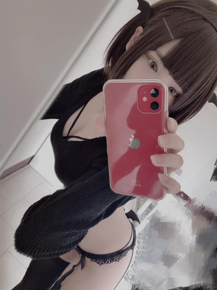 真的好大！性感兔系Coser「織泱」是童顏巨乳　奶大到可以寫「墾丁」