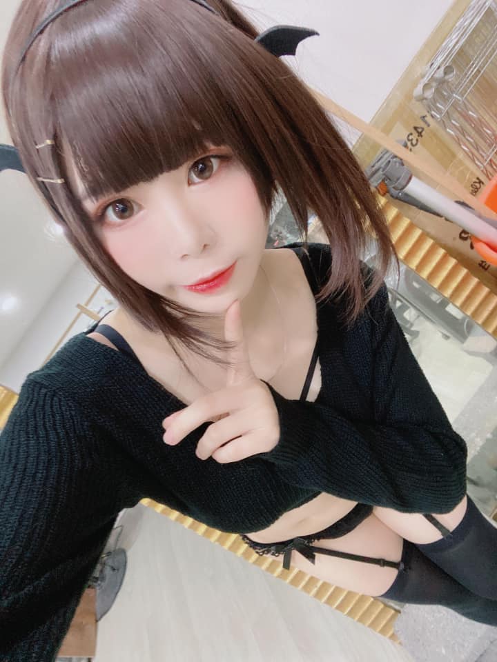 真的好大！性感兔系Coser「織泱」是童顏巨乳　奶大到可以寫「墾丁」