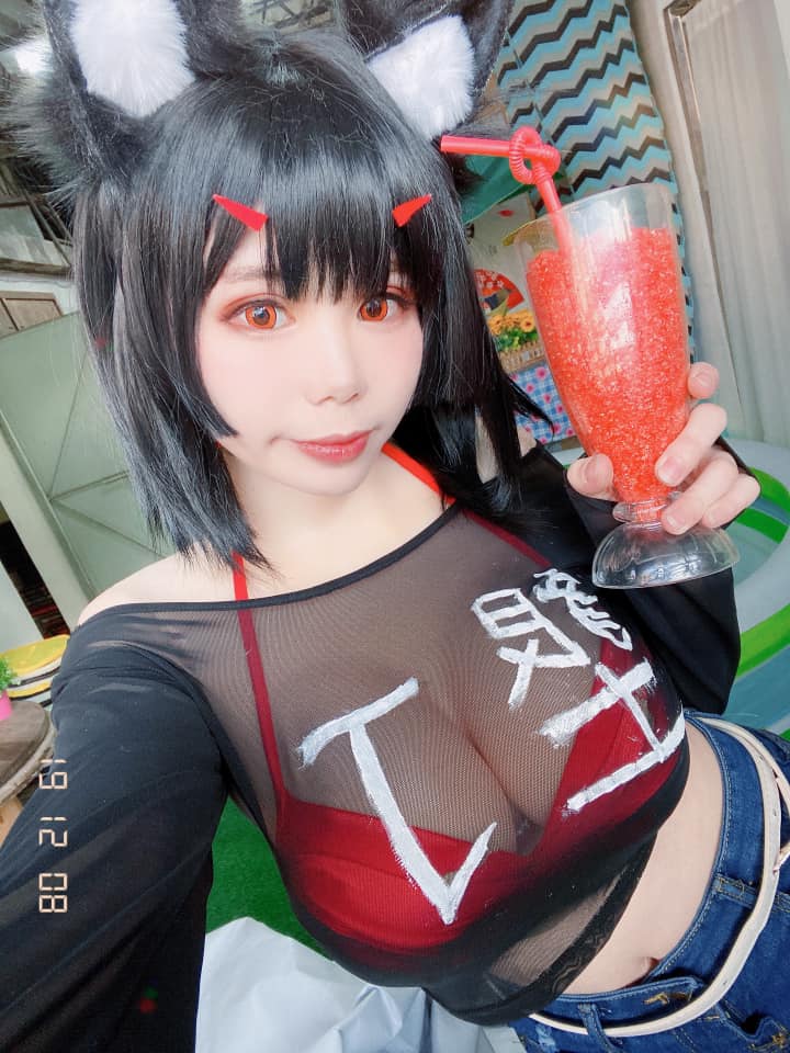 真的好大！性感兔系Coser「織泱」是童顏巨乳　奶大到可以寫「墾丁」