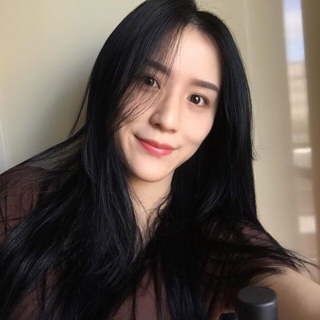 周欣誼  清新神顏值.....笑起來好誘人勾人度飆升 - 美女圖 -