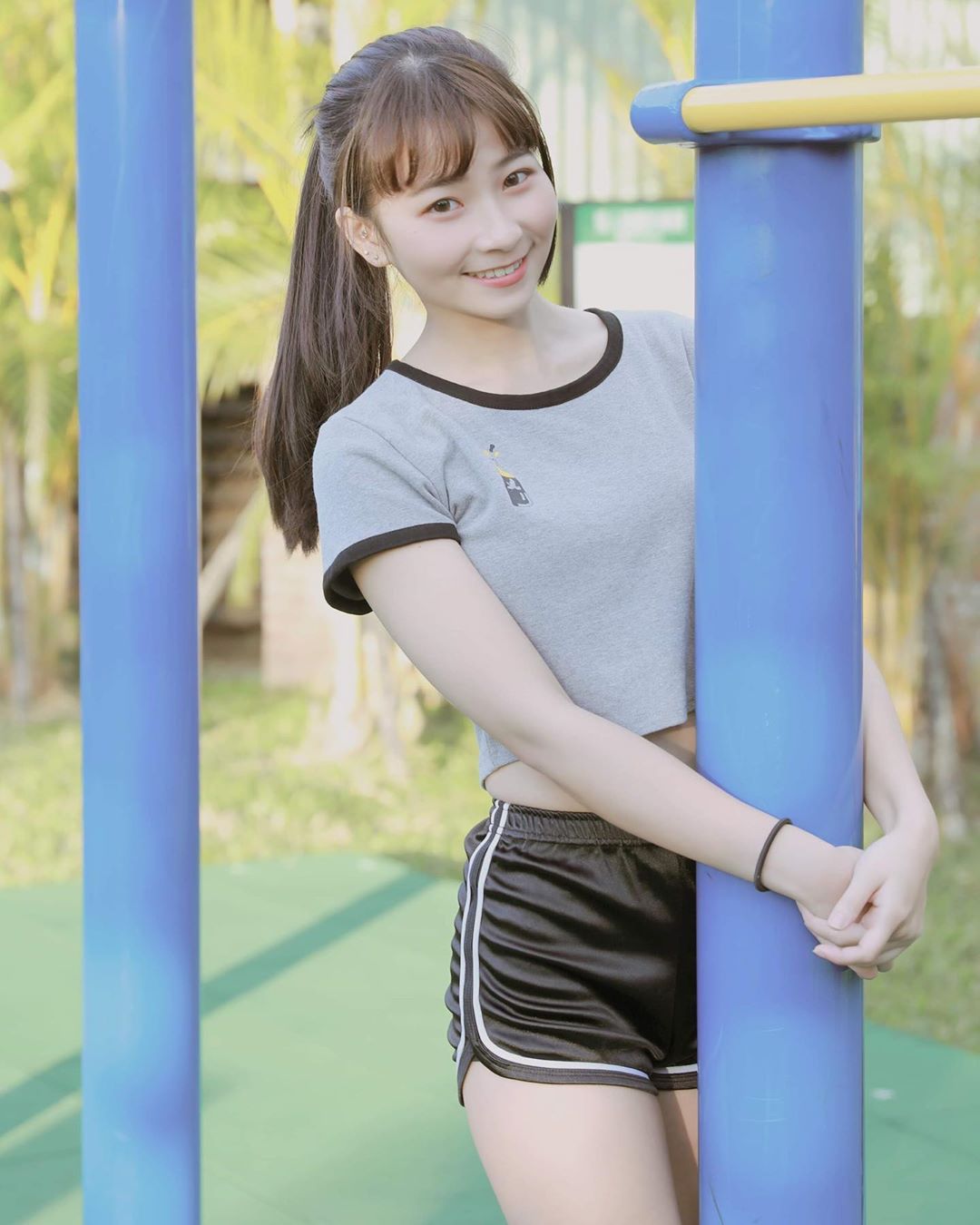 社交平台的名字都取得很奇怪 陳QQ - 美女圖 -
