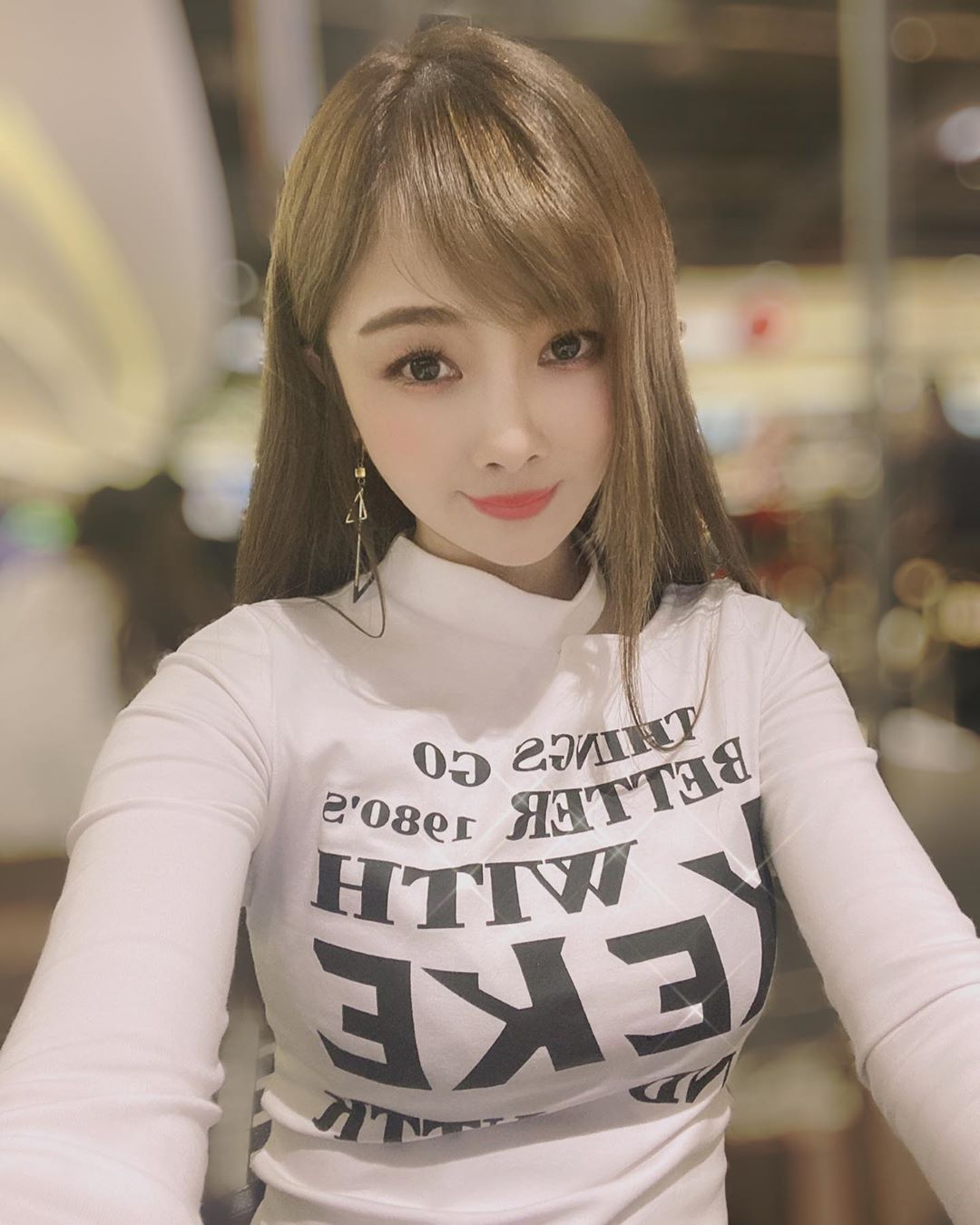 聖誕滷味妹「小桃子」把自己當大餐送禮到家門　雙腿開開讓人慾望大開