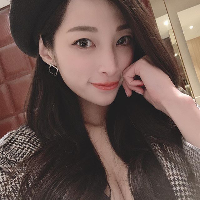 曈曈  雪白渾圓現形份量超足夠...不論誰看都熱血沸騰 - 美女圖 -