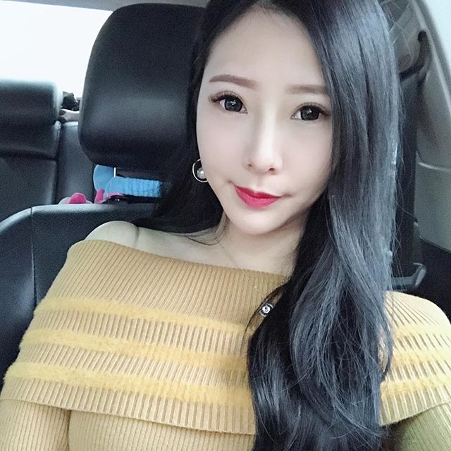 超甜美隱乳妹璉  極致S身材好癢眼..... - 美女圖 -