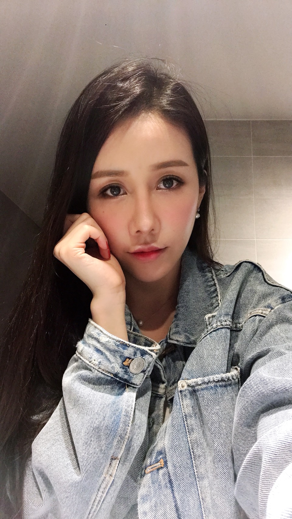 撒嬌系「E奶甜姐兒」Jasmine，慵懶無辜最容易收服男人的心！