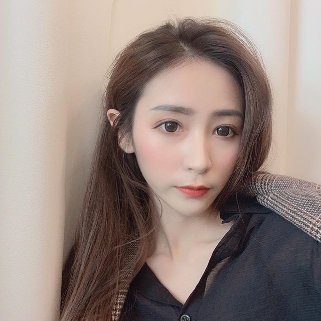晴晴  極致媚惑的電眼「白皙圓乳」飄奶香...讓人理智斷線 - 美女圖 -