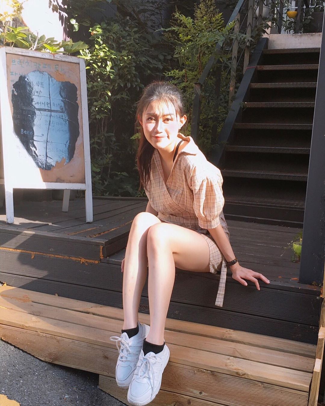 想被逮捕！正妹女警「李芷儀」迴旋踢制伏歹徒影片爆紅　深邃輪廓氣質超獨特